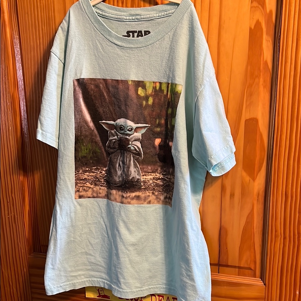 Star Wars Kids Size M Light Green T-Shirt feat Grogu (Baby Yoda)